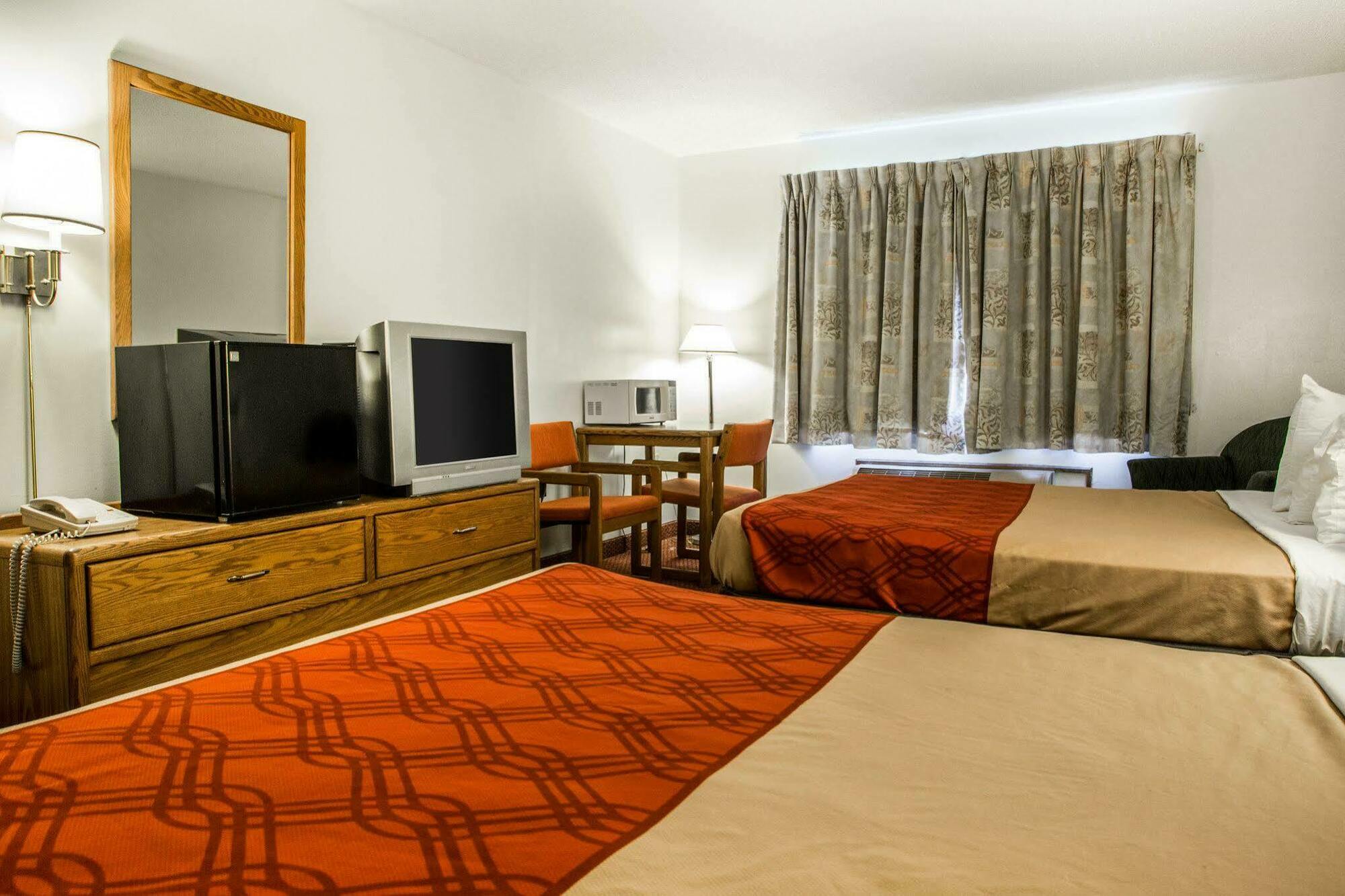 Econo Lodge Merrill Exterior foto